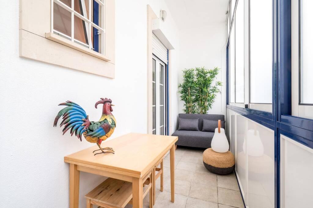 Beautiful Apartment Near The Center Of Lisbona Esterno foto
