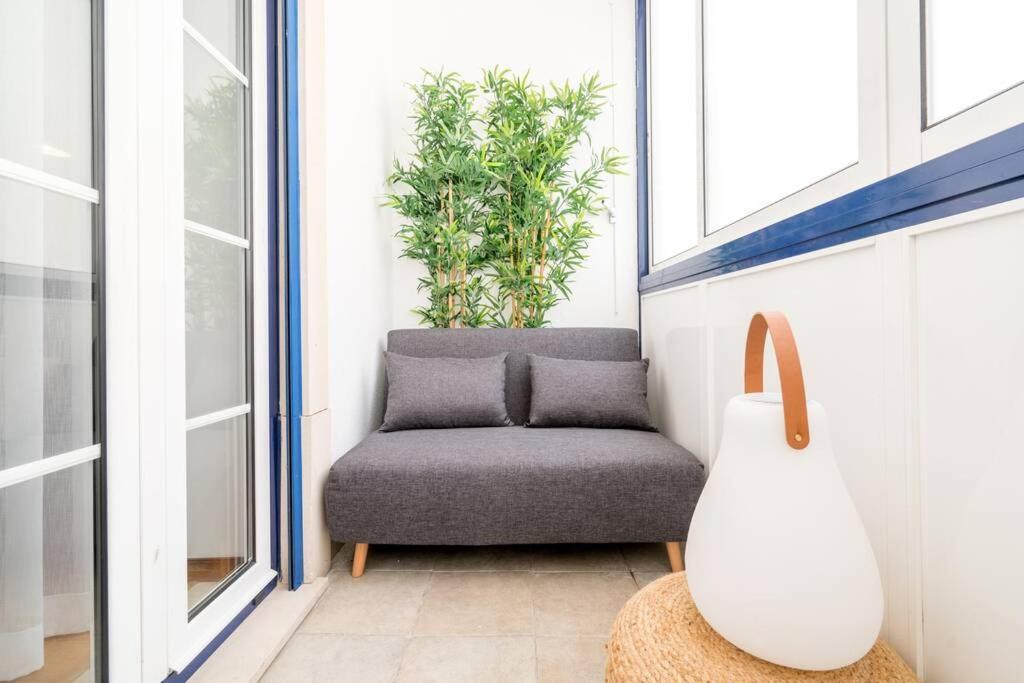Beautiful Apartment Near The Center Of Lisbona Esterno foto
