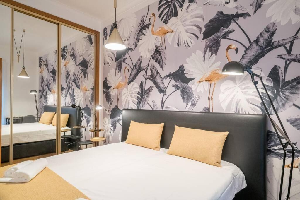 Beautiful Apartment Near The Center Of Lisbona Esterno foto