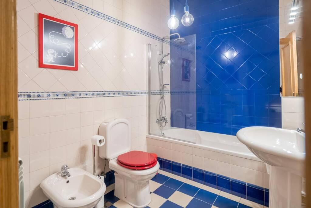 Beautiful Apartment Near The Center Of Lisbona Esterno foto