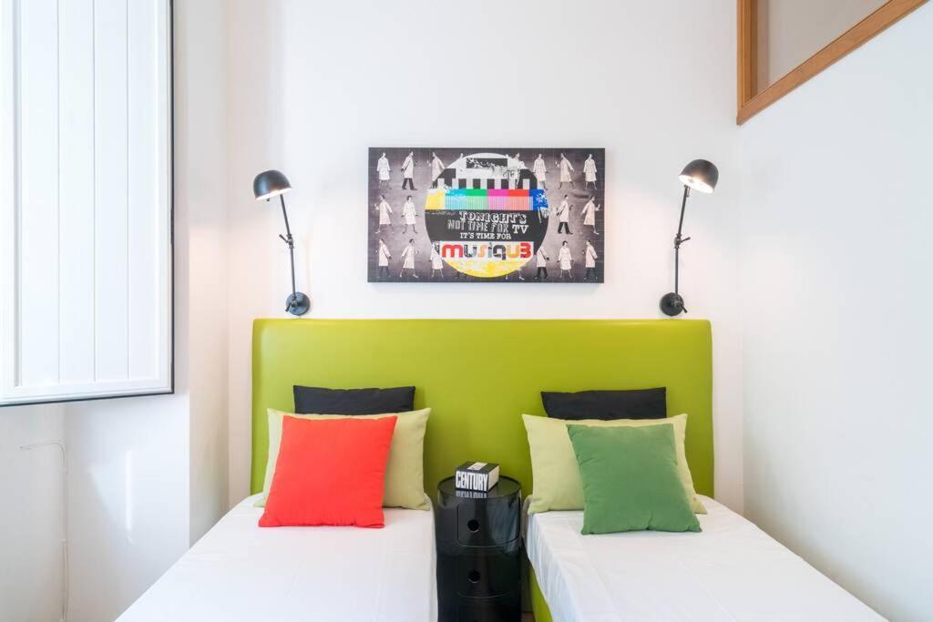 Beautiful Apartment Near The Center Of Lisbona Esterno foto
