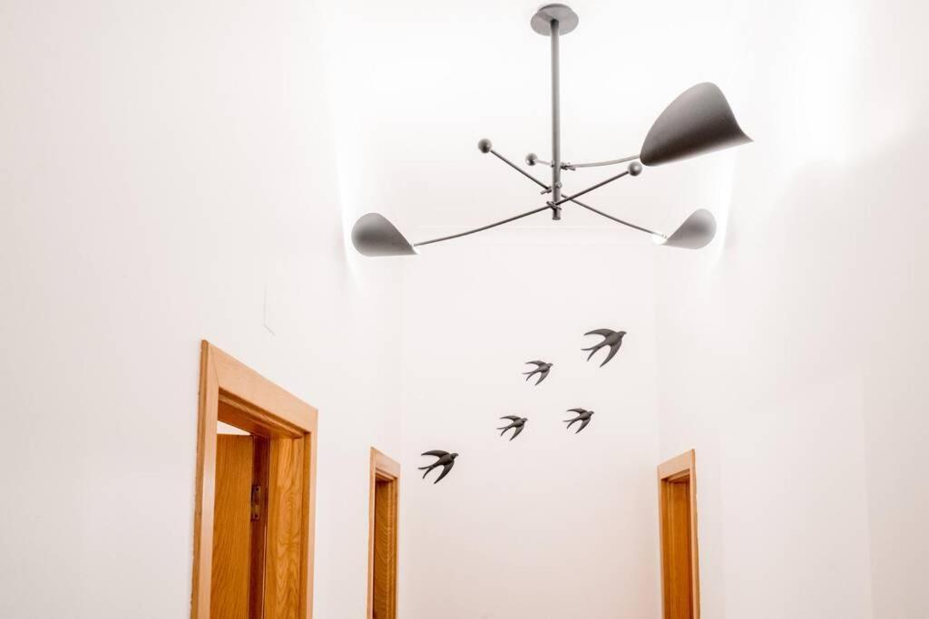 Beautiful Apartment Near The Center Of Lisbona Esterno foto